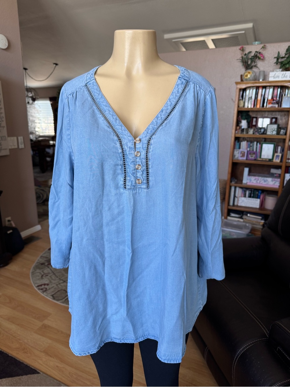 Perch by Blu Pepper blue denim V-neck blouse-size XL